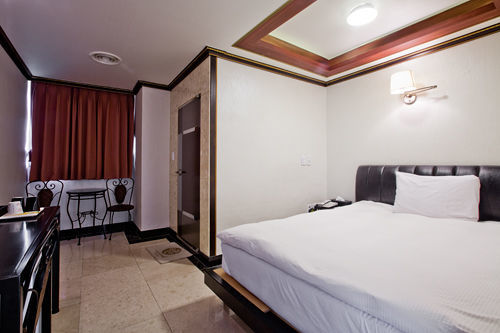 Youngbin Hotel 2*