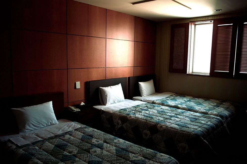 At Motel Seoul