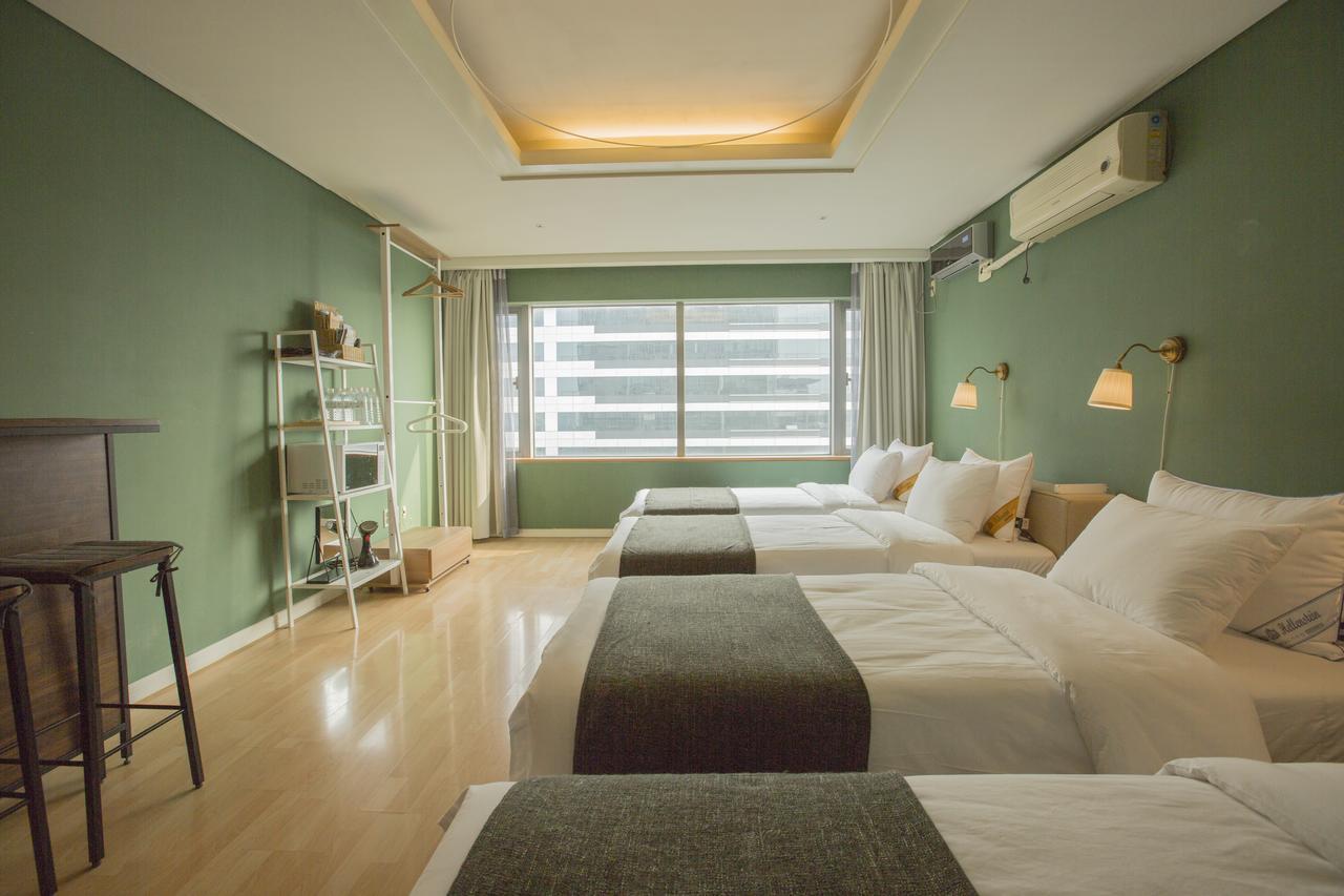 Yolo House In Hongdae * Seoul