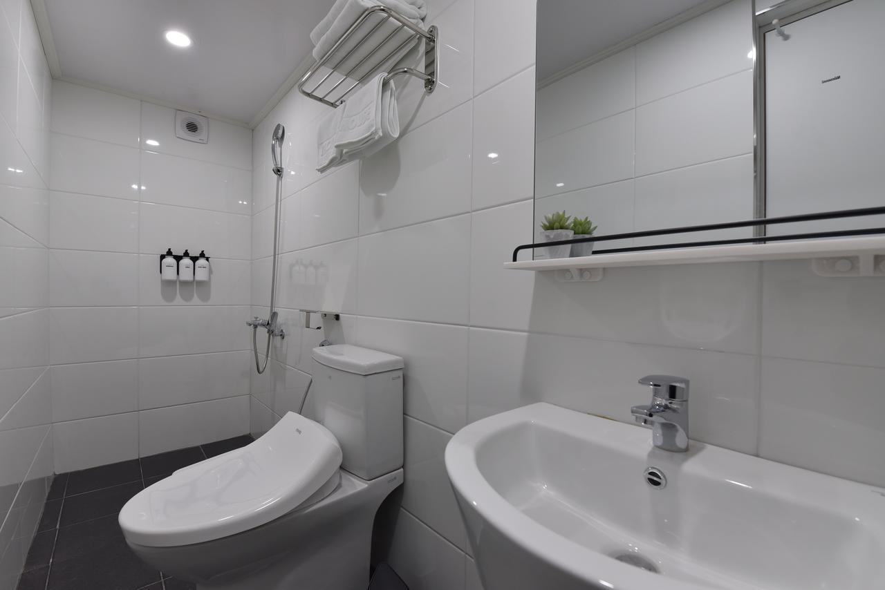 Mono House Hongdae 5 * Seoul