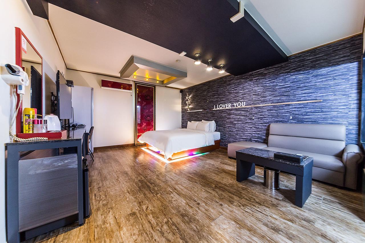 Hotel Wow 2*