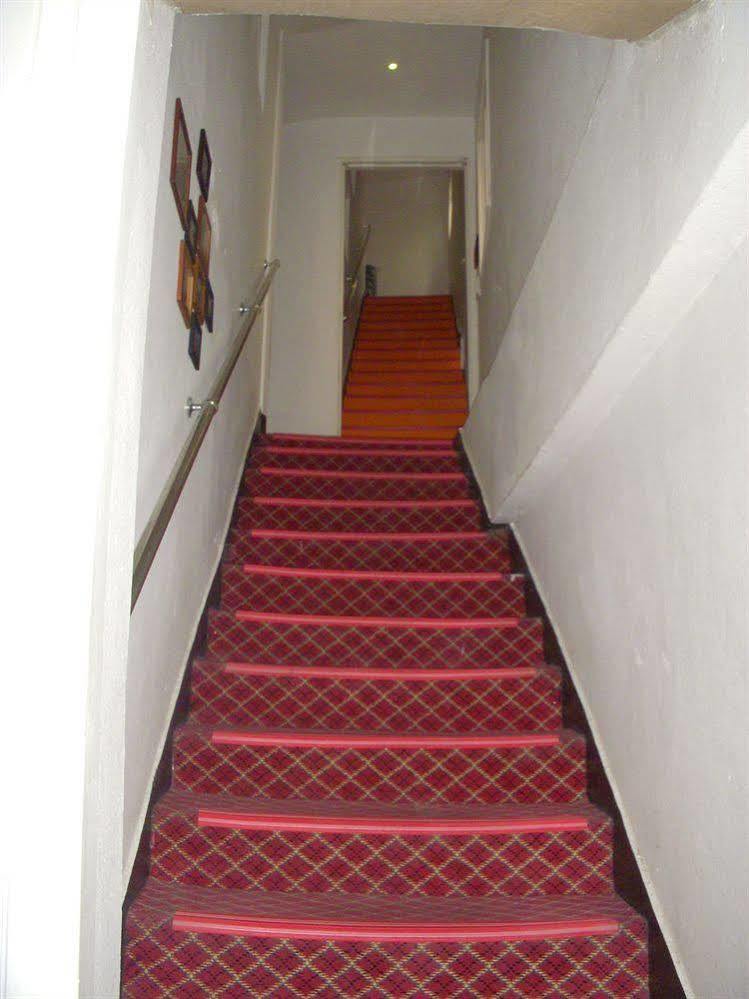 Chris Guest house 2*