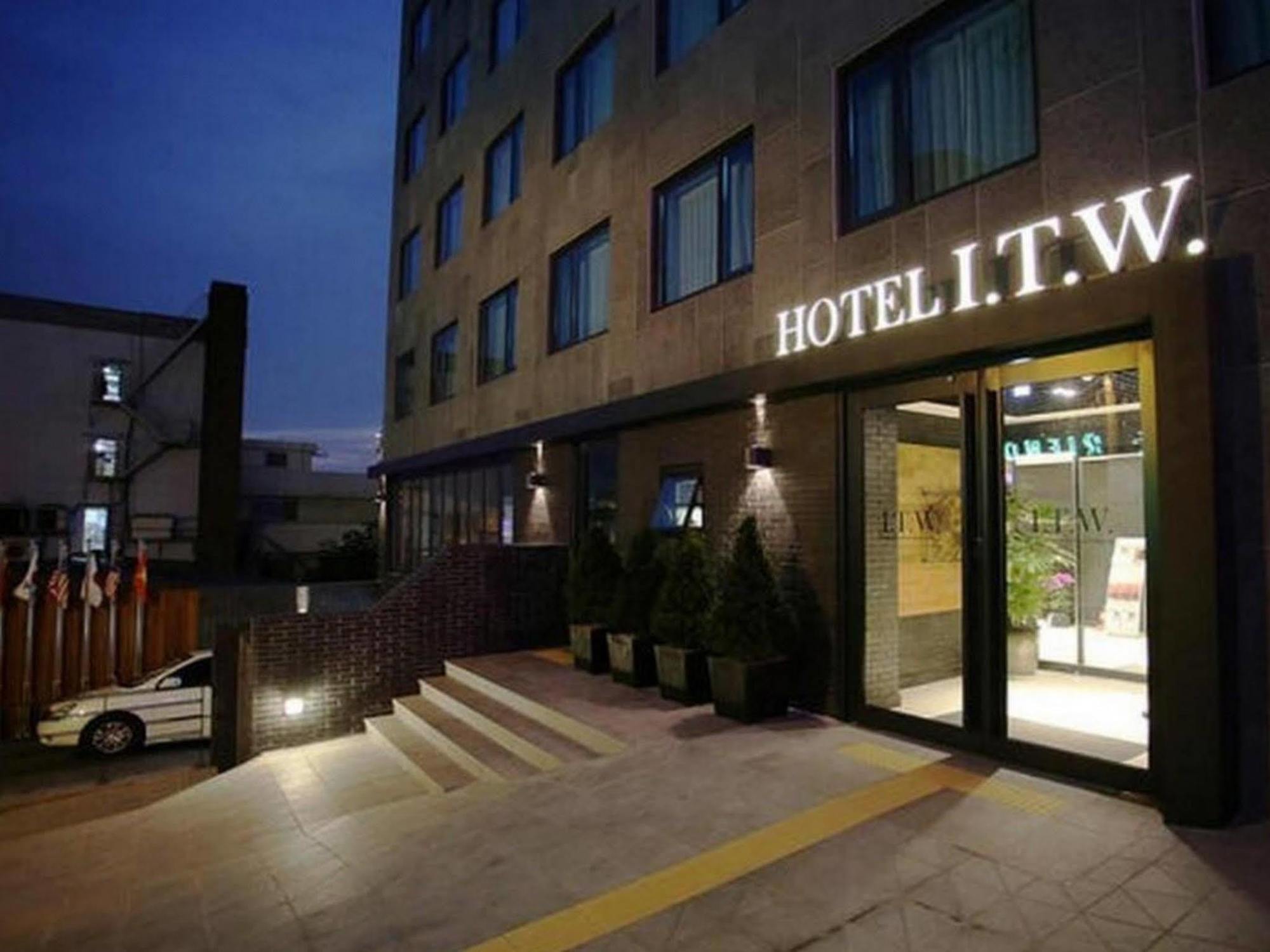 Hotel Itw 3*