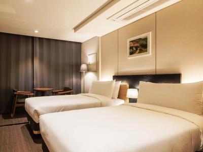The First 3* Seoul