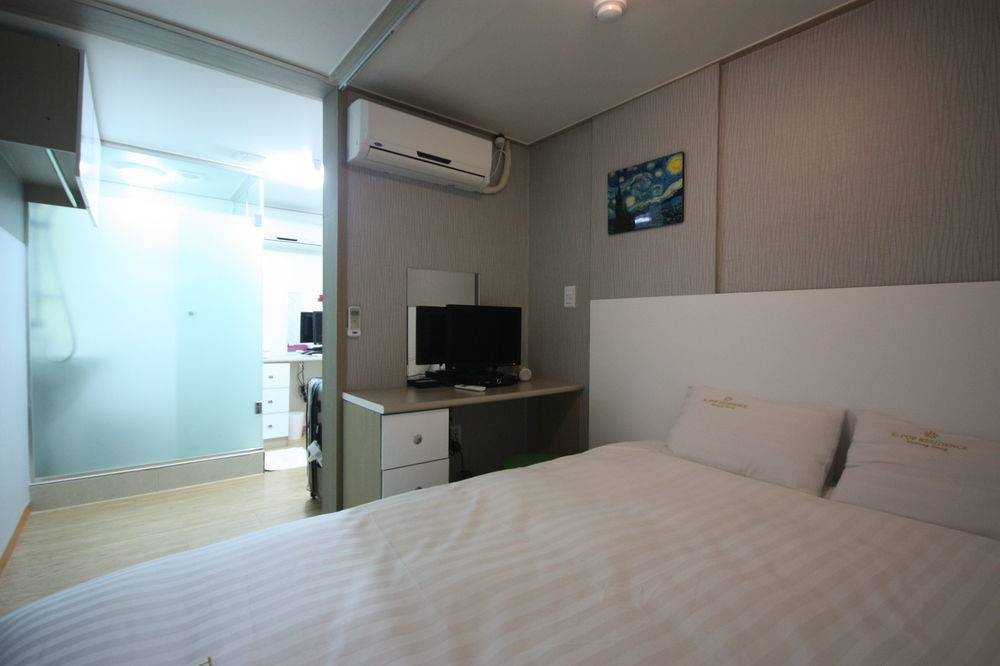 K-Pop Residence Myeongdong 1 2* Seoul