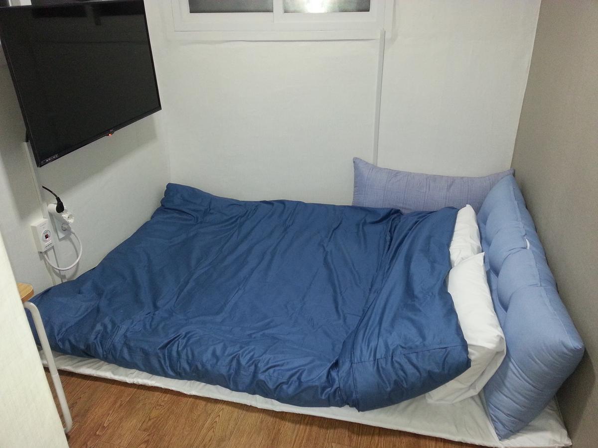 The 720 Motel