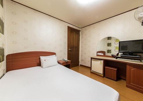 Apple 3* Seoul
