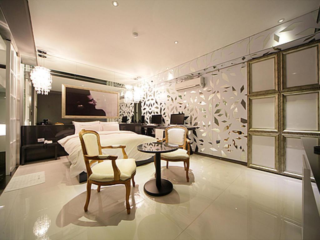 Sinchon Gaeul 2* Seoul