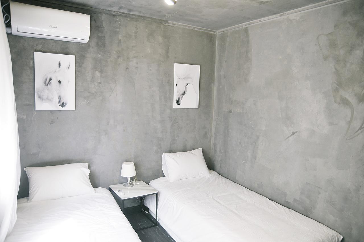 Atelier Boutique East Side Apartment Seoul