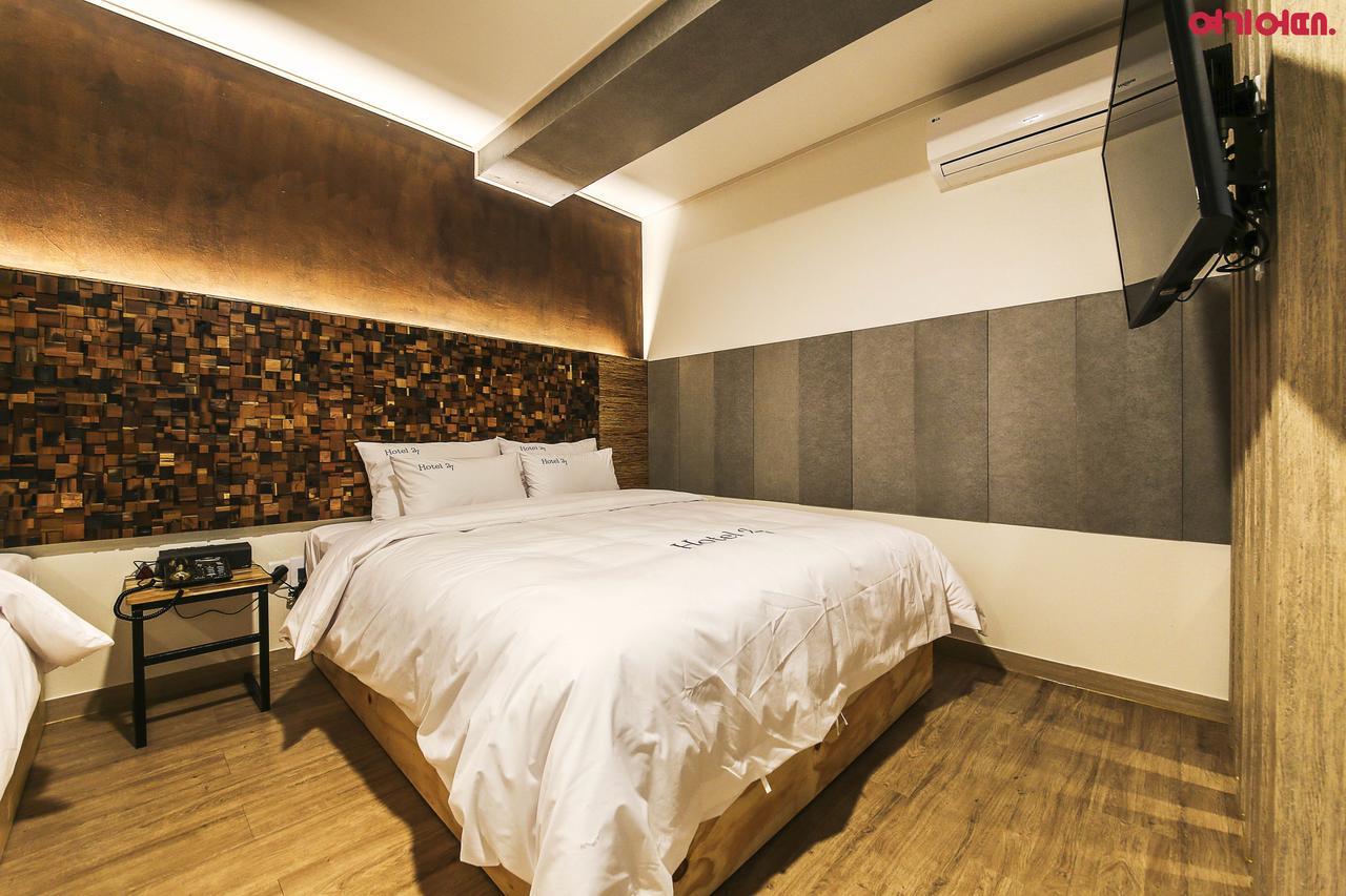 Hotel Hotel27 3*