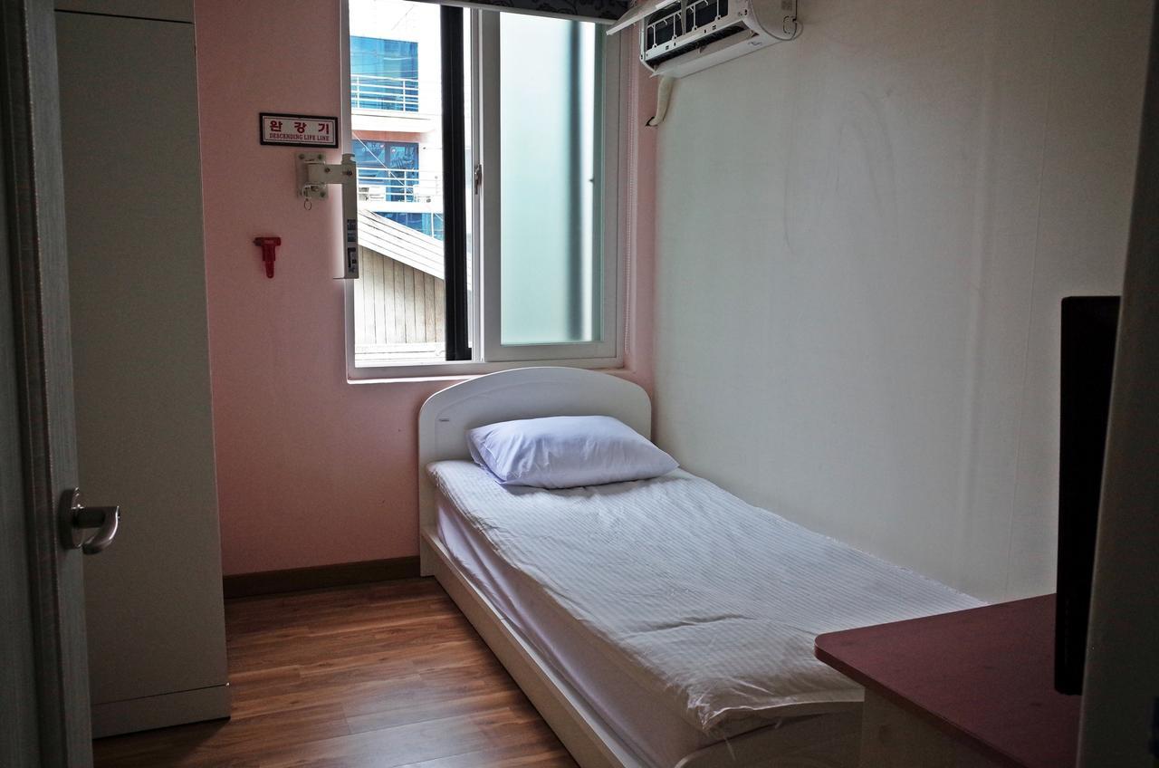 Yakorea Gangnam Hostel