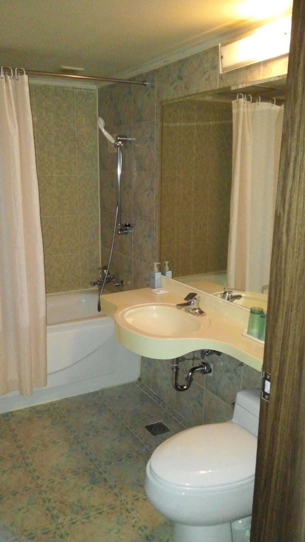 Airport Hotel 3*