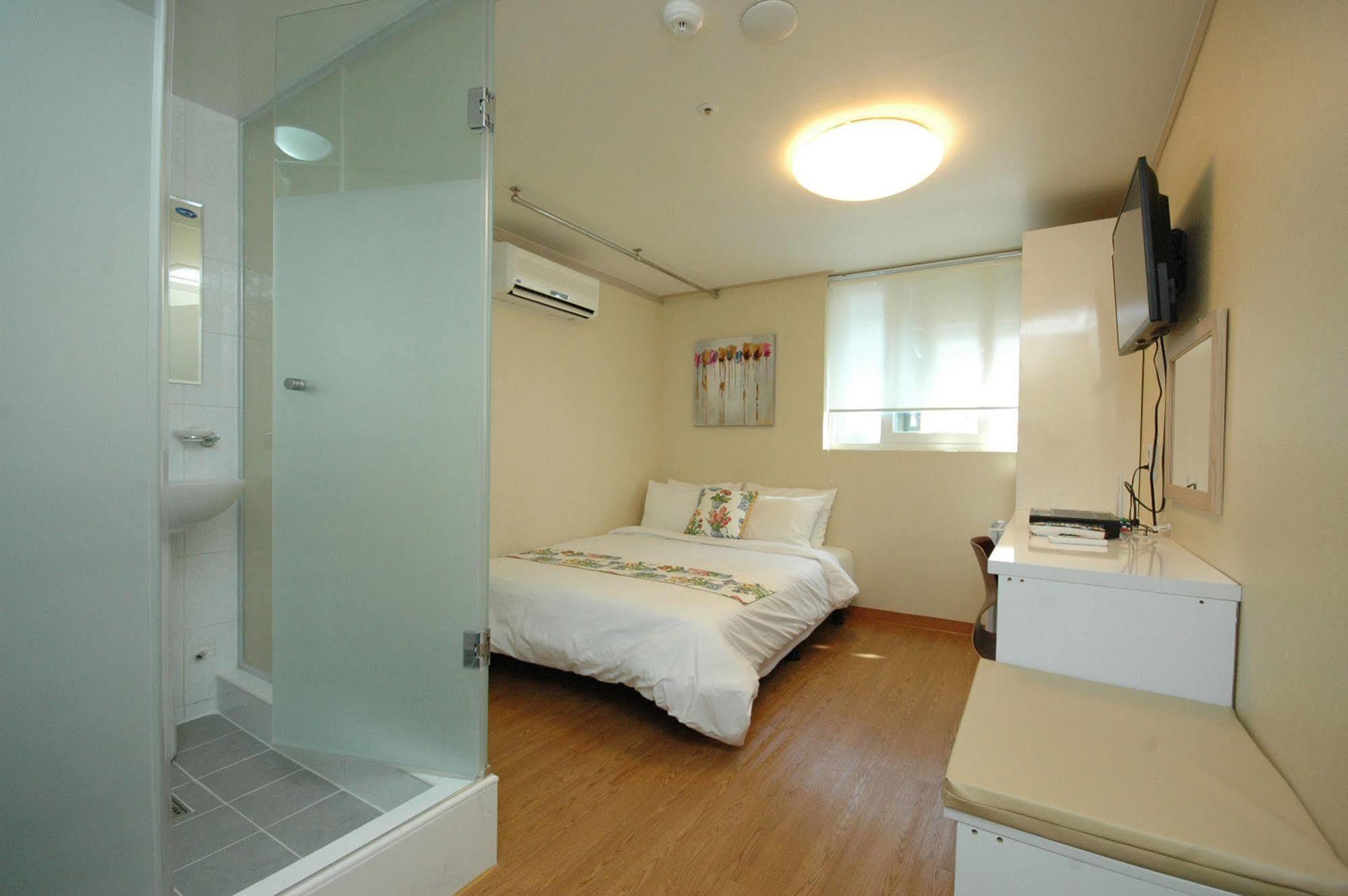 Apartment E