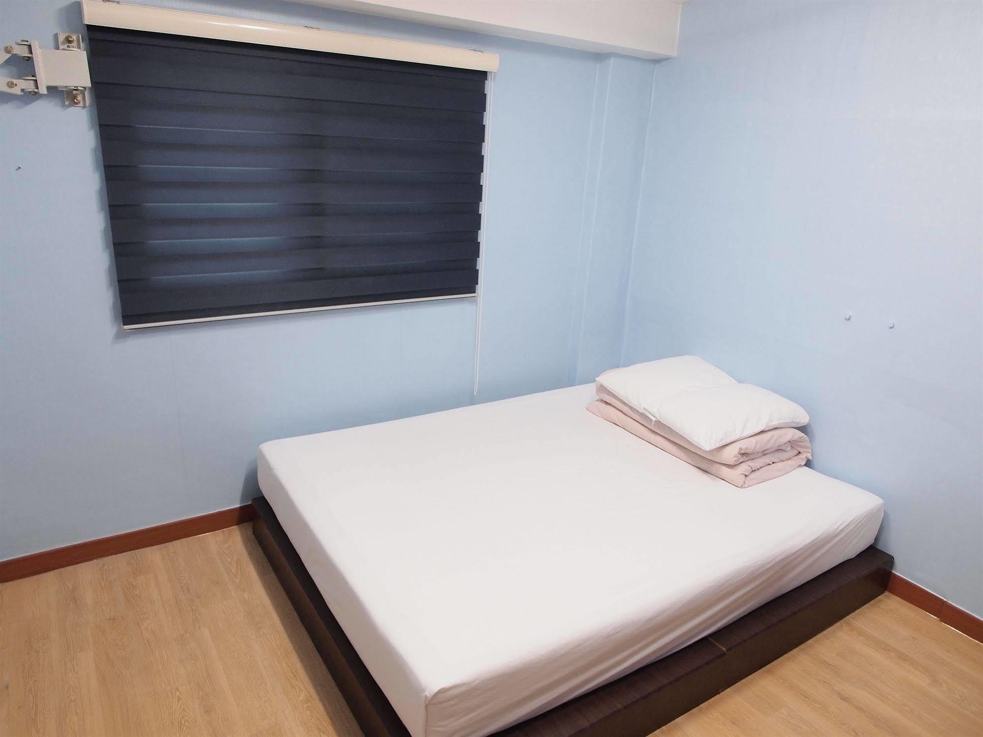 Shinchon Hostel *