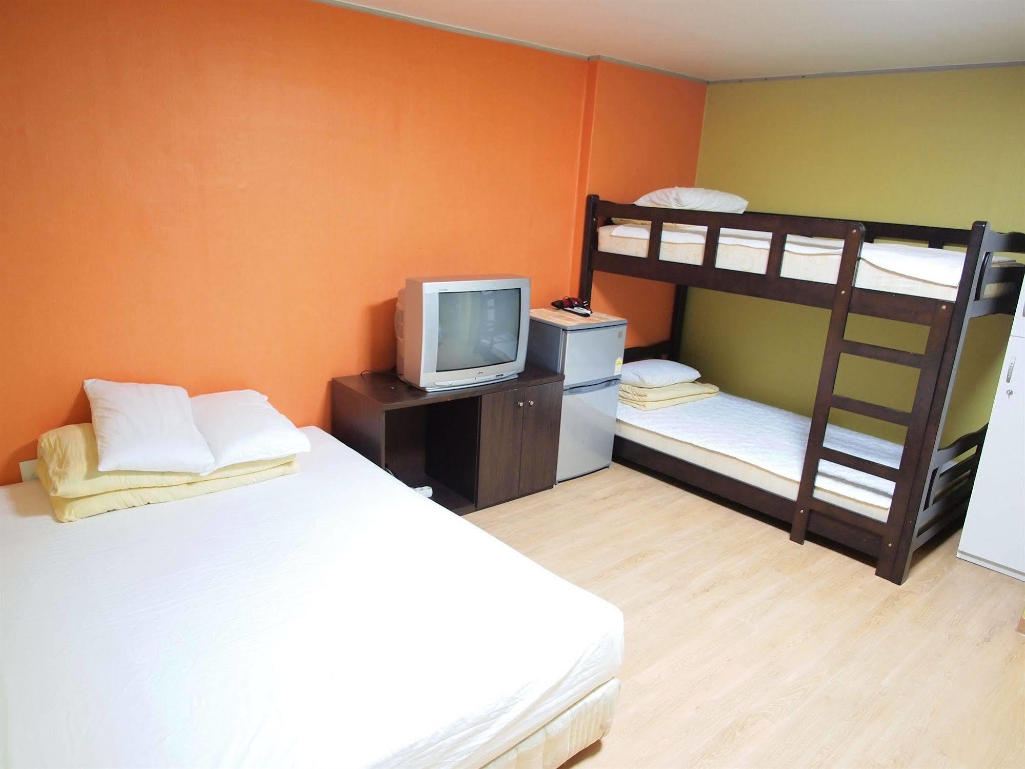 Hostel Shinchon