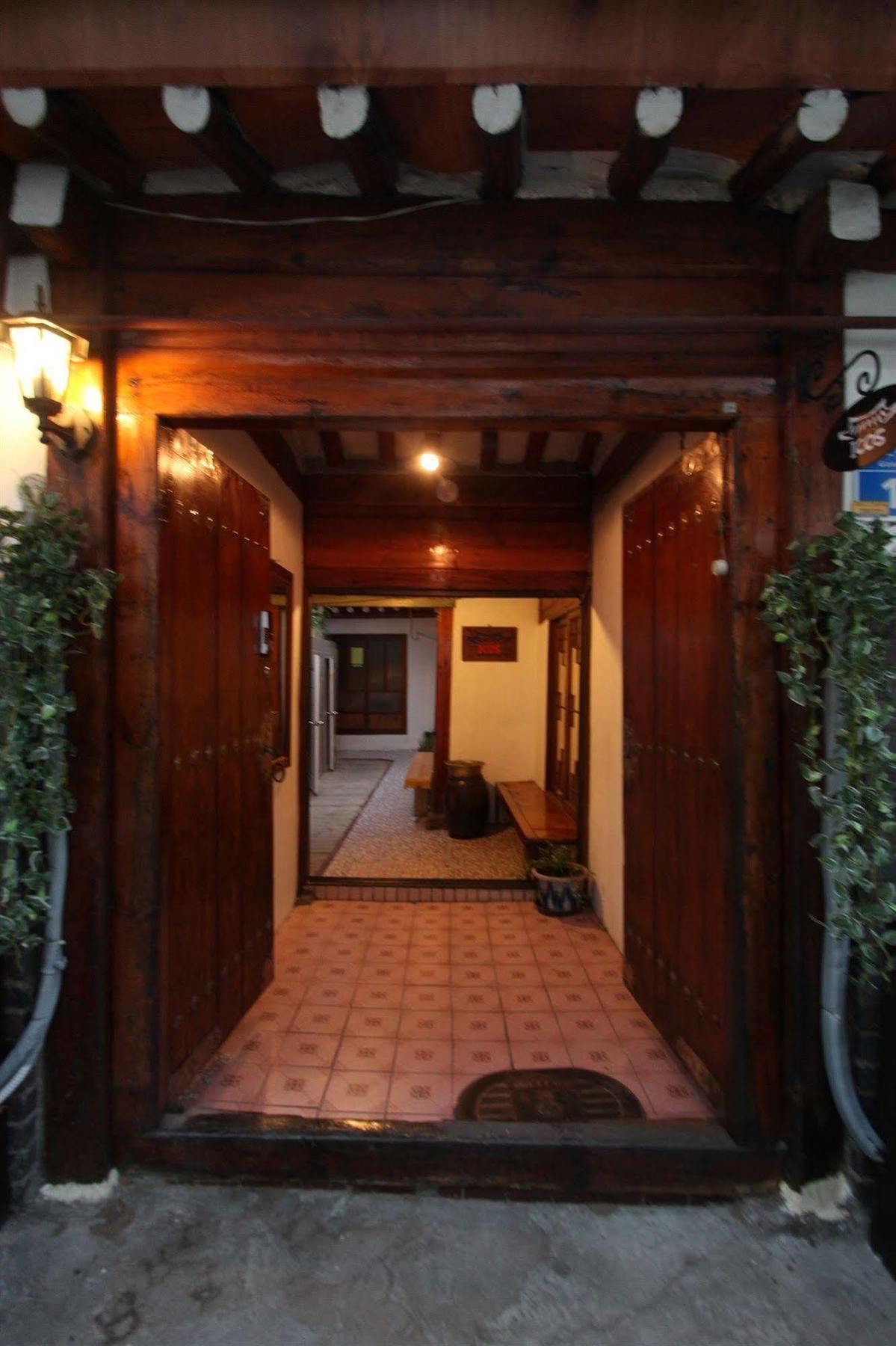 Icos 1 - Female Only Casa de hóspedes