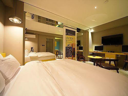 Sinchon Gaeul Motel 2*