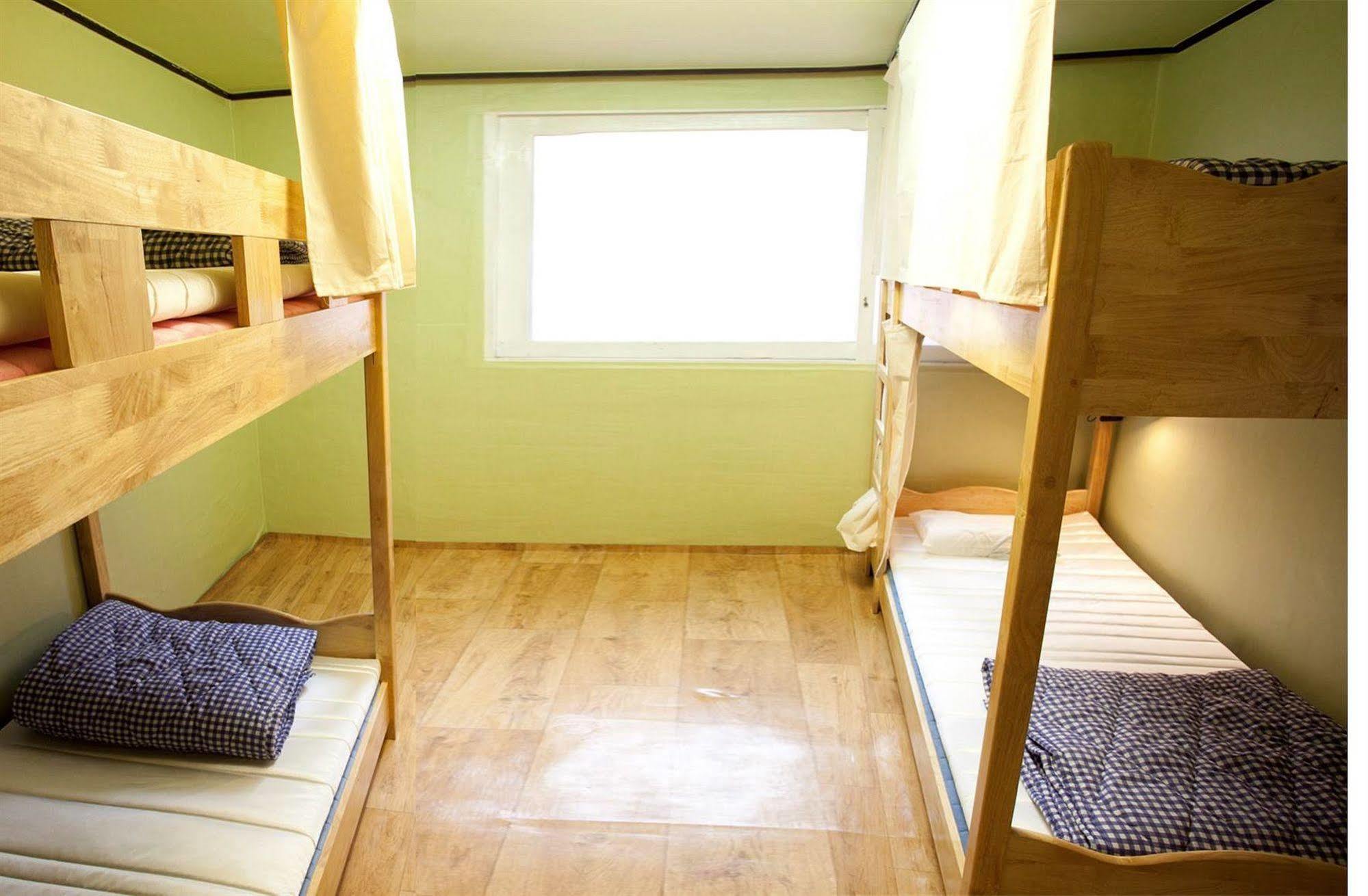 Bunk Backpackers Guest house Seoul