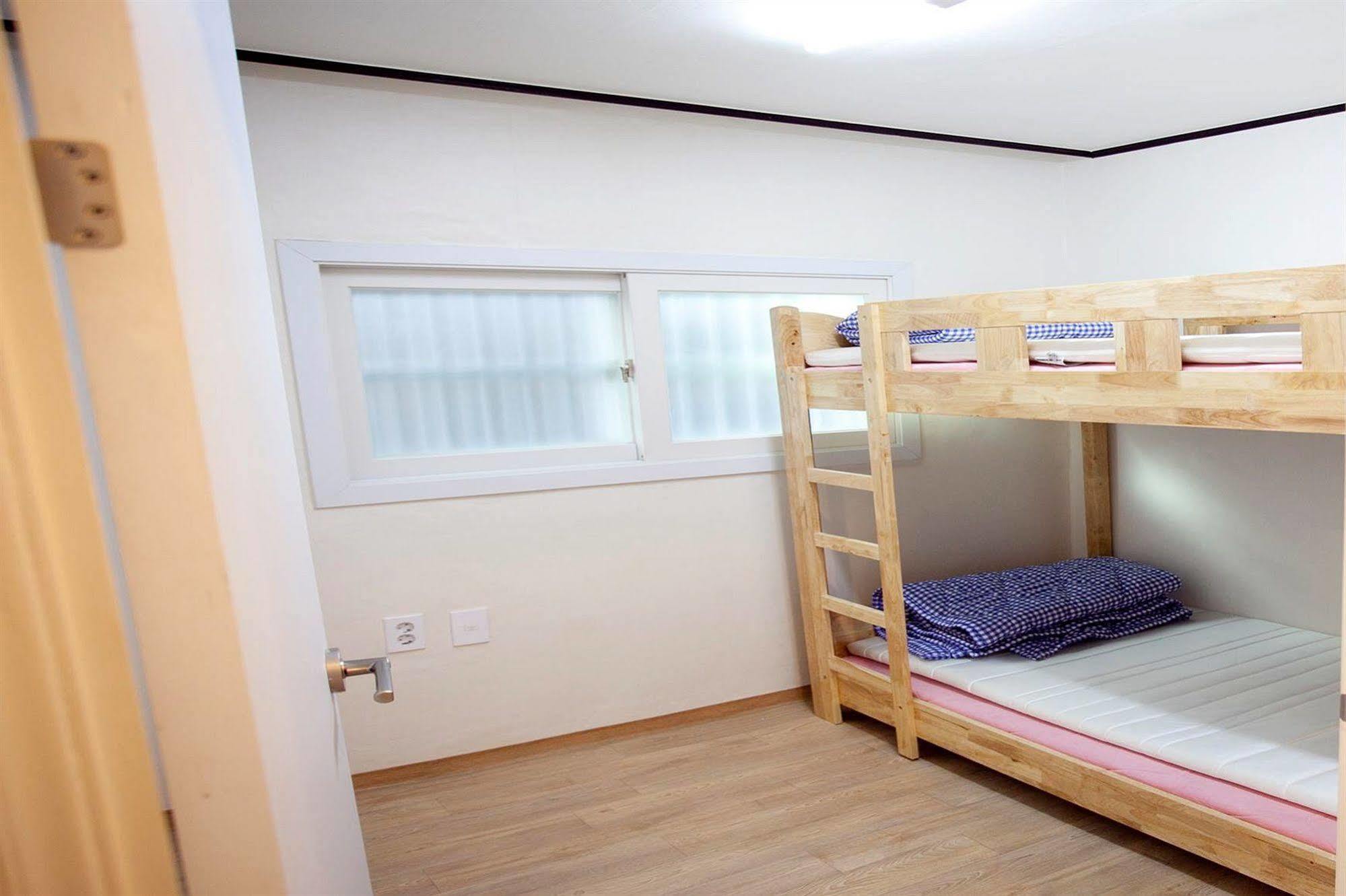 Bunk Backpackers Guest house Seoul