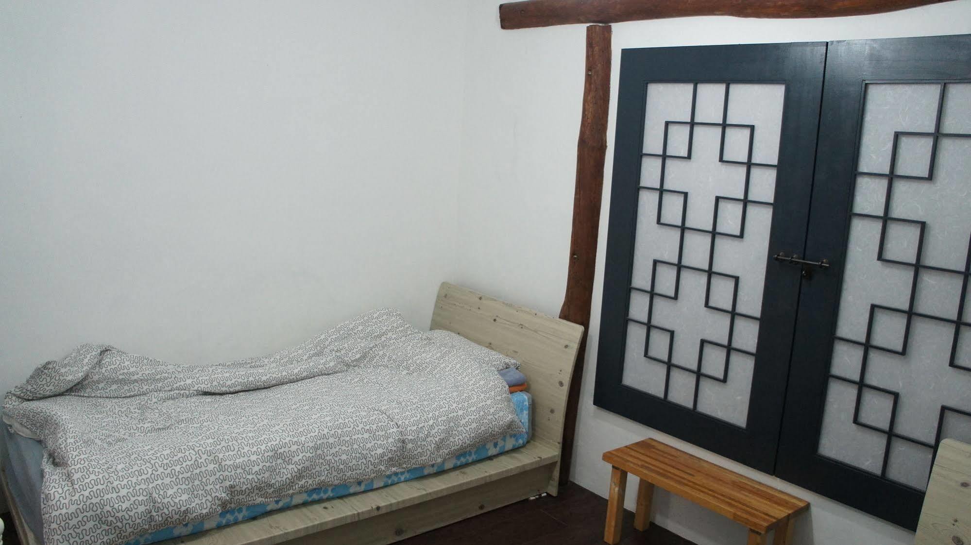 Owl Guesthouse - Hostel 2* Seoul