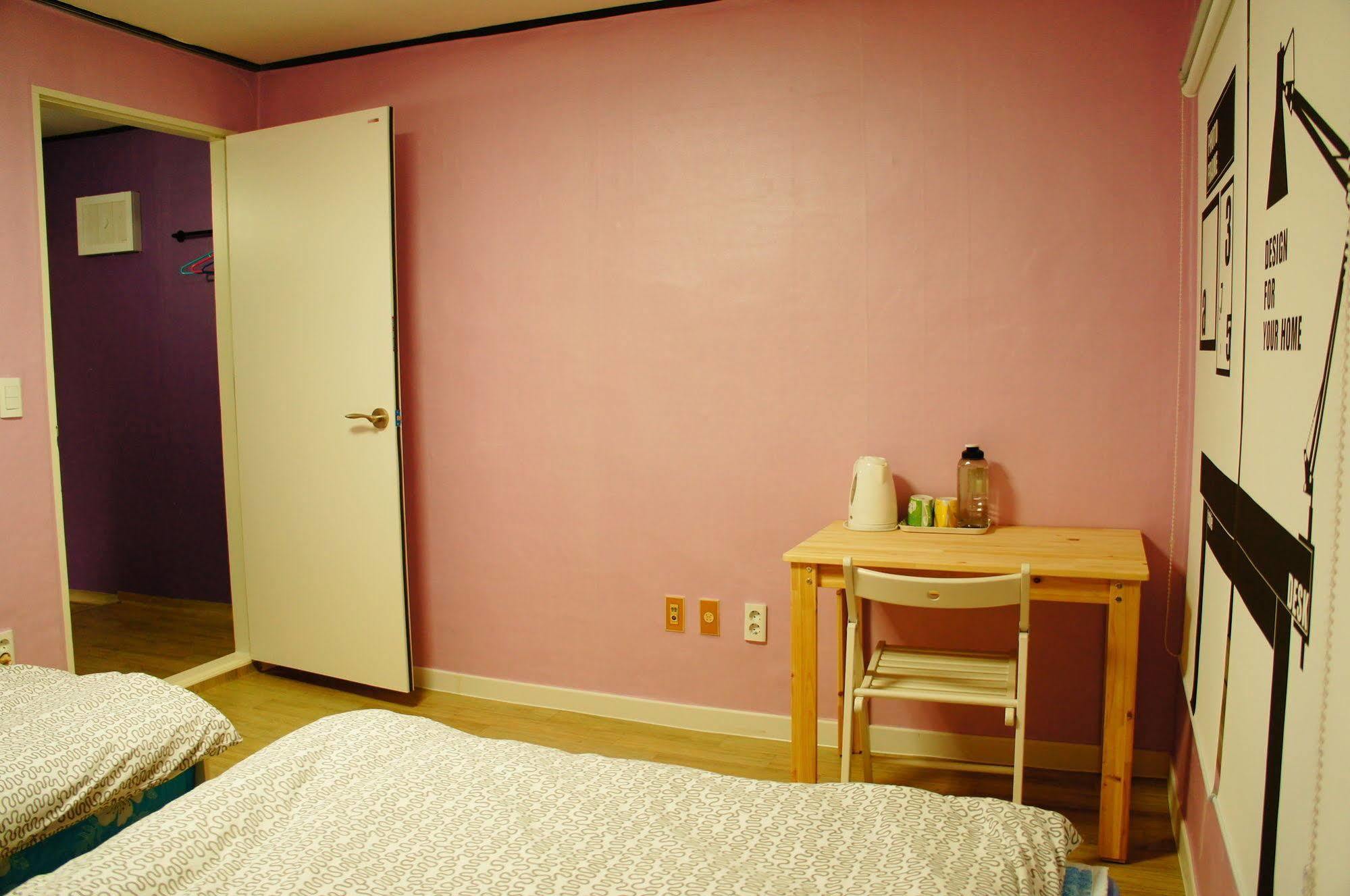 Owl Guesthouse - Hostel 2*