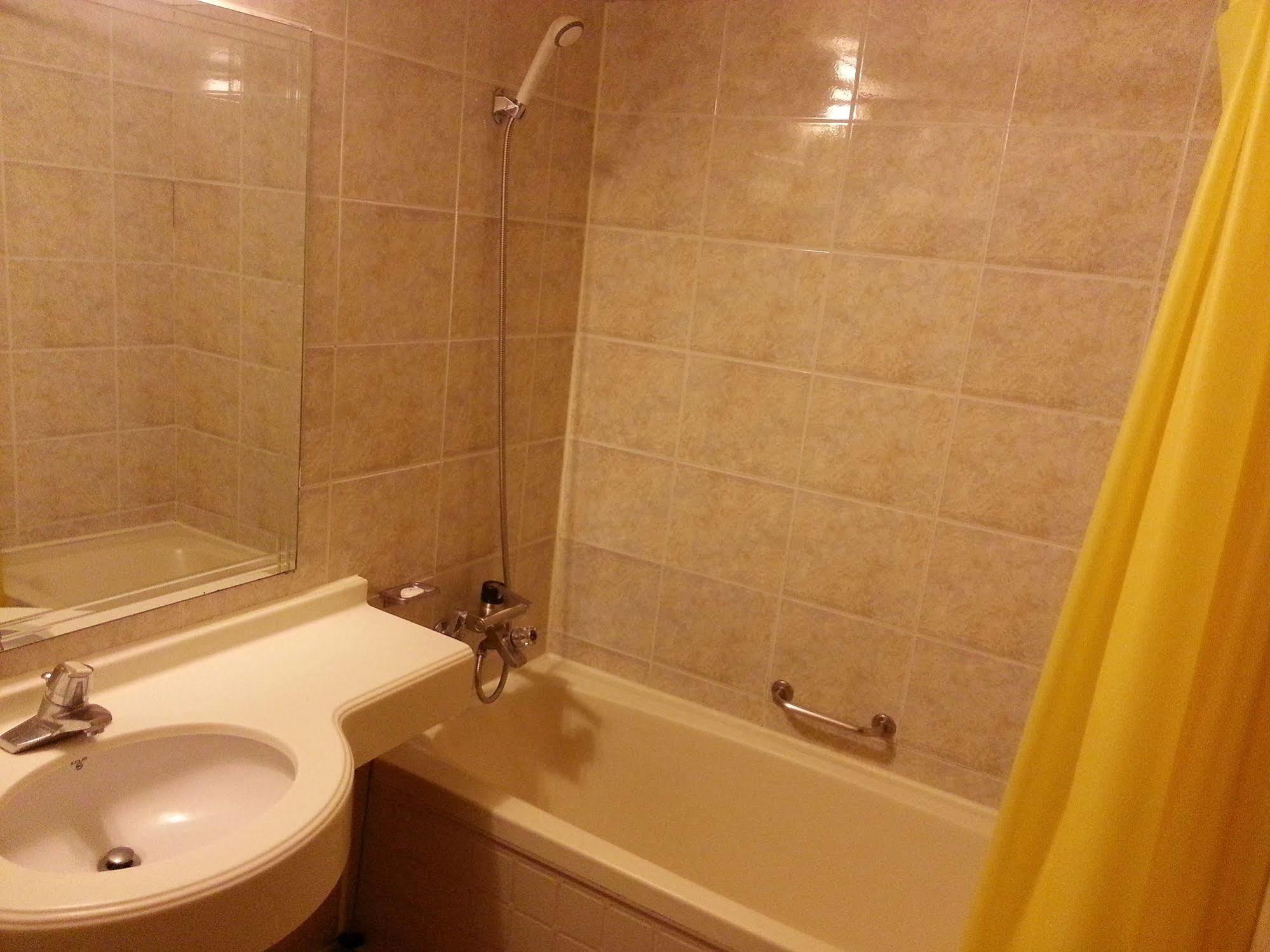 Insadong Crown Hotel