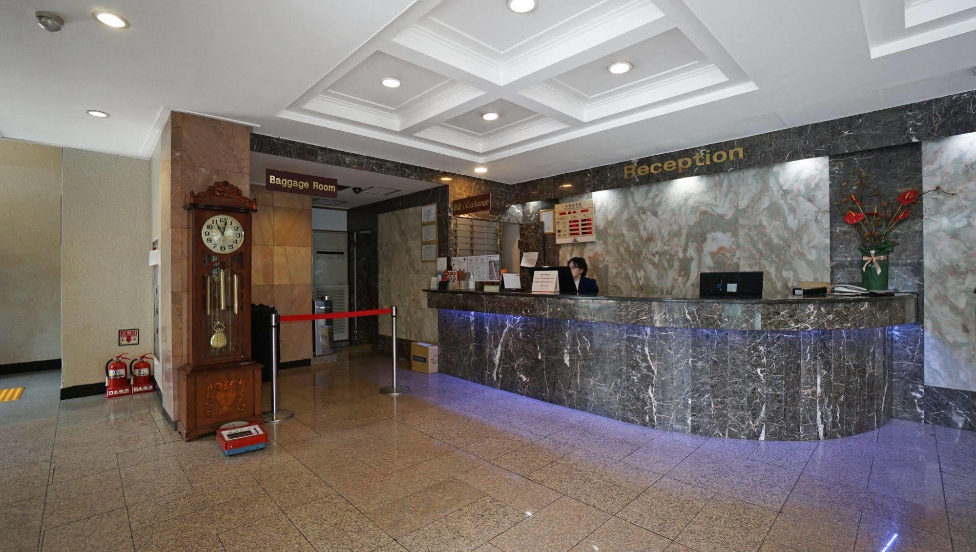 Hotel Insadong Crown