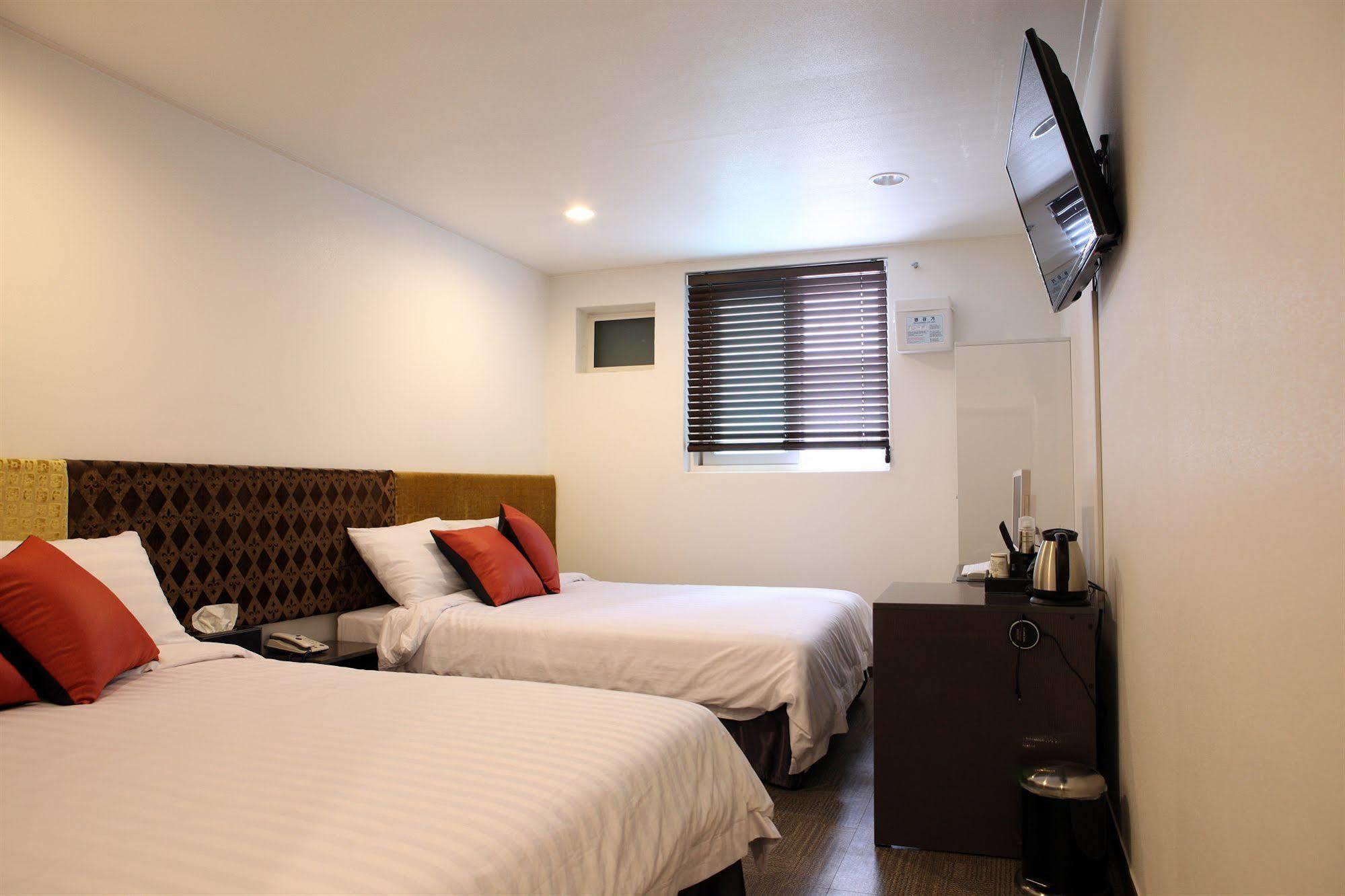 Seoul City Hotel 2*