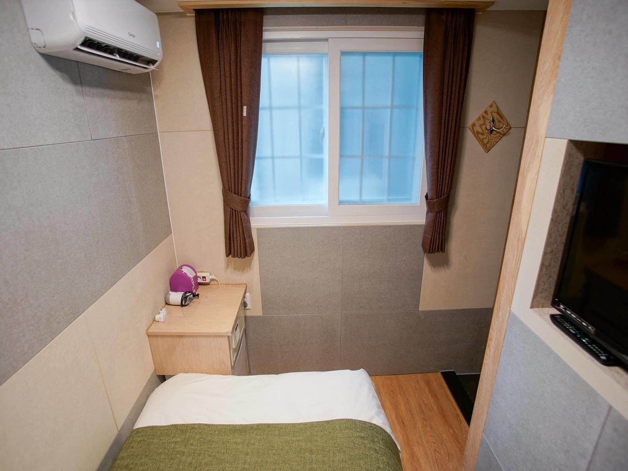 Guest house D.h Sinchon Seoul
