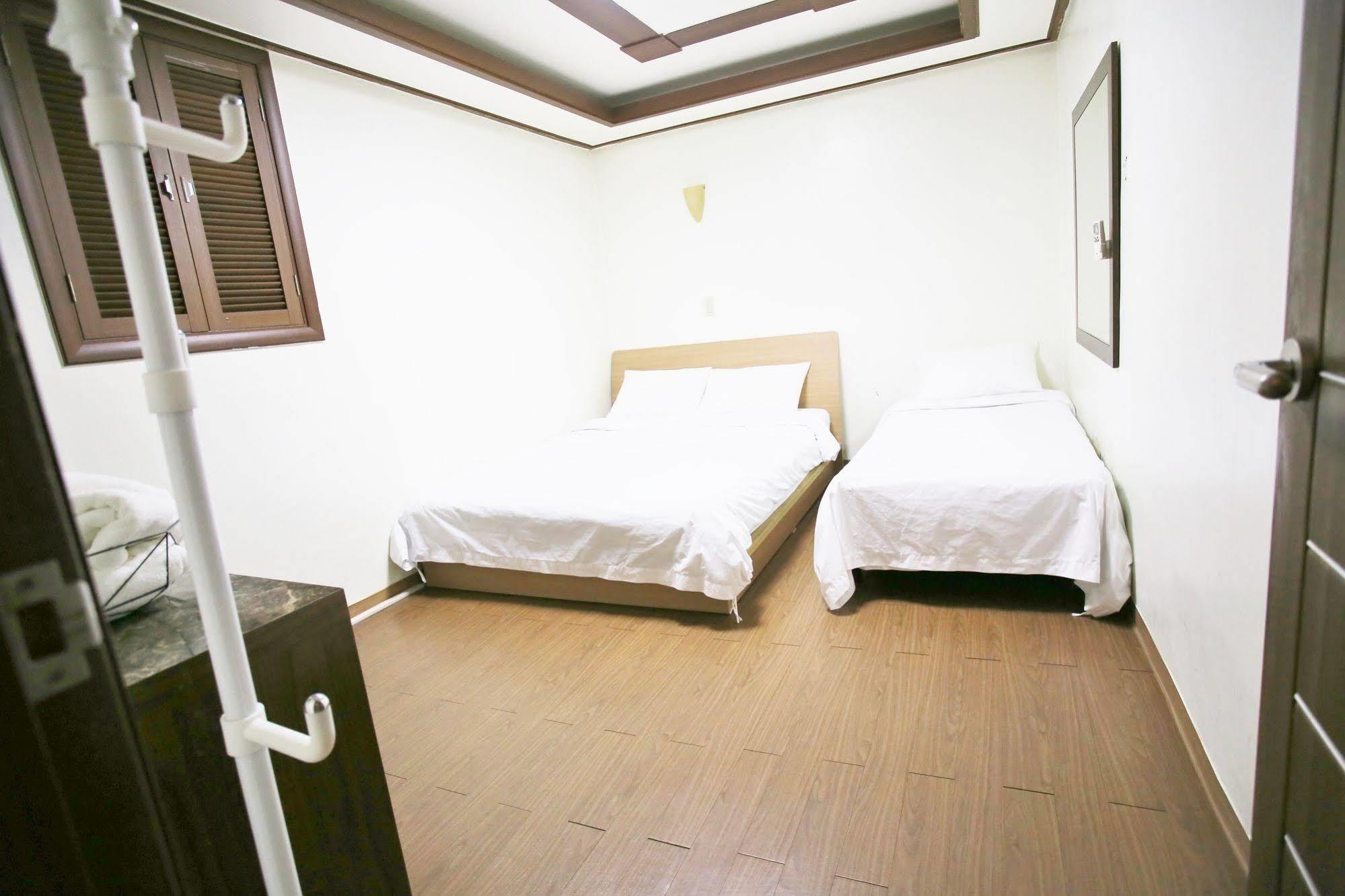 Hostel Sinchon Sisters Seoul