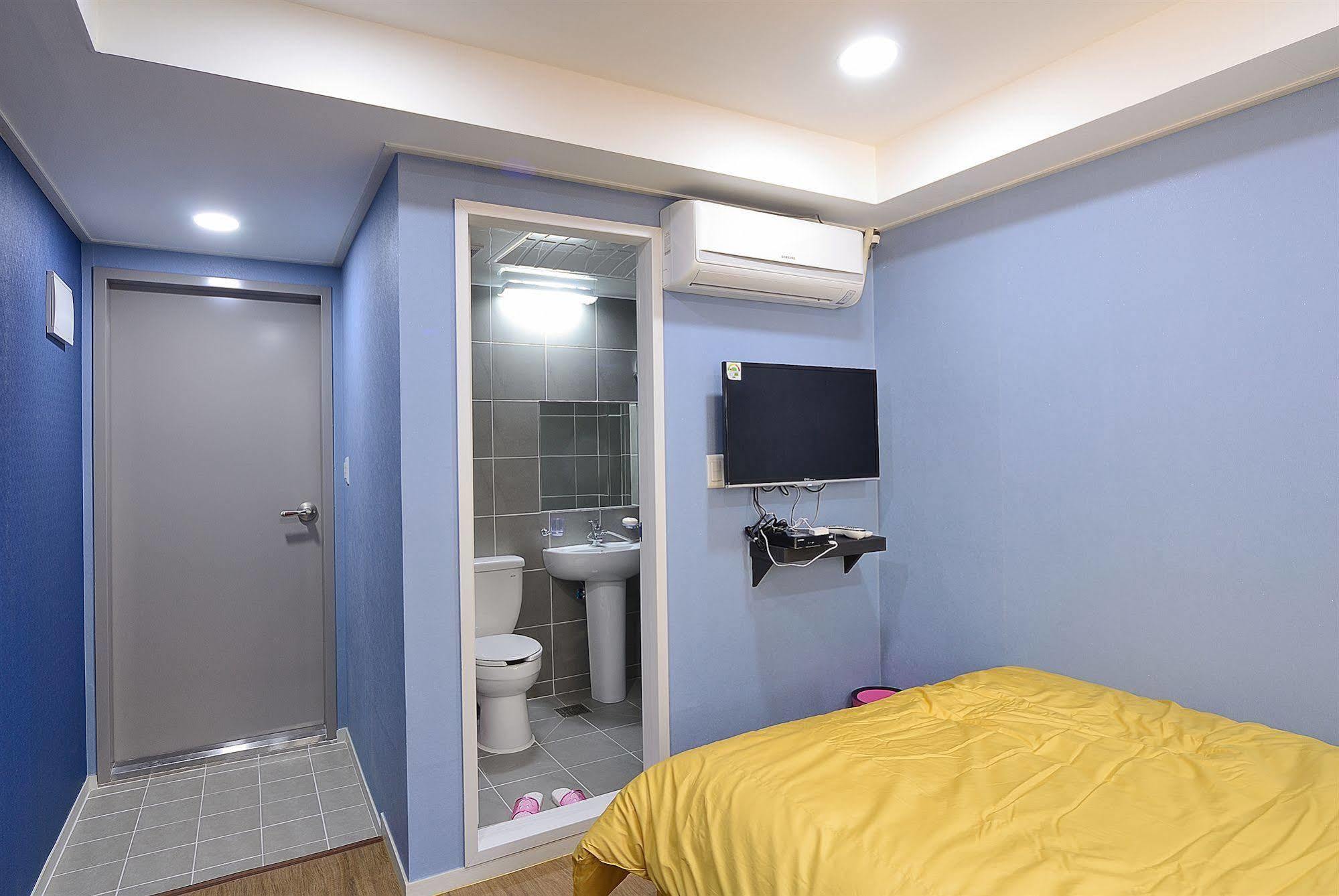 Guest house Red 2*