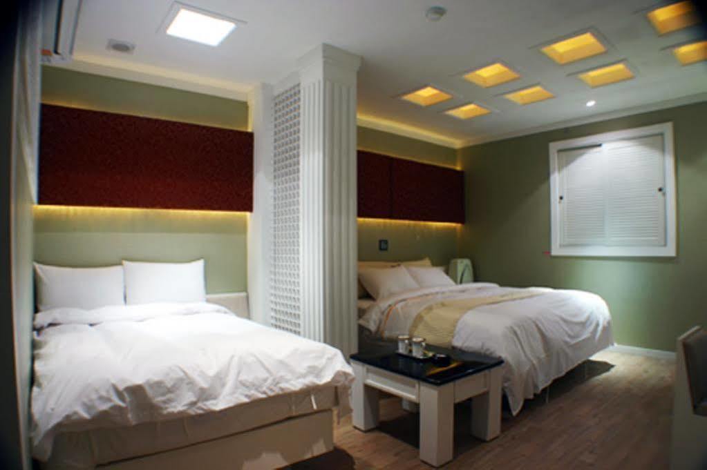 Hotel M