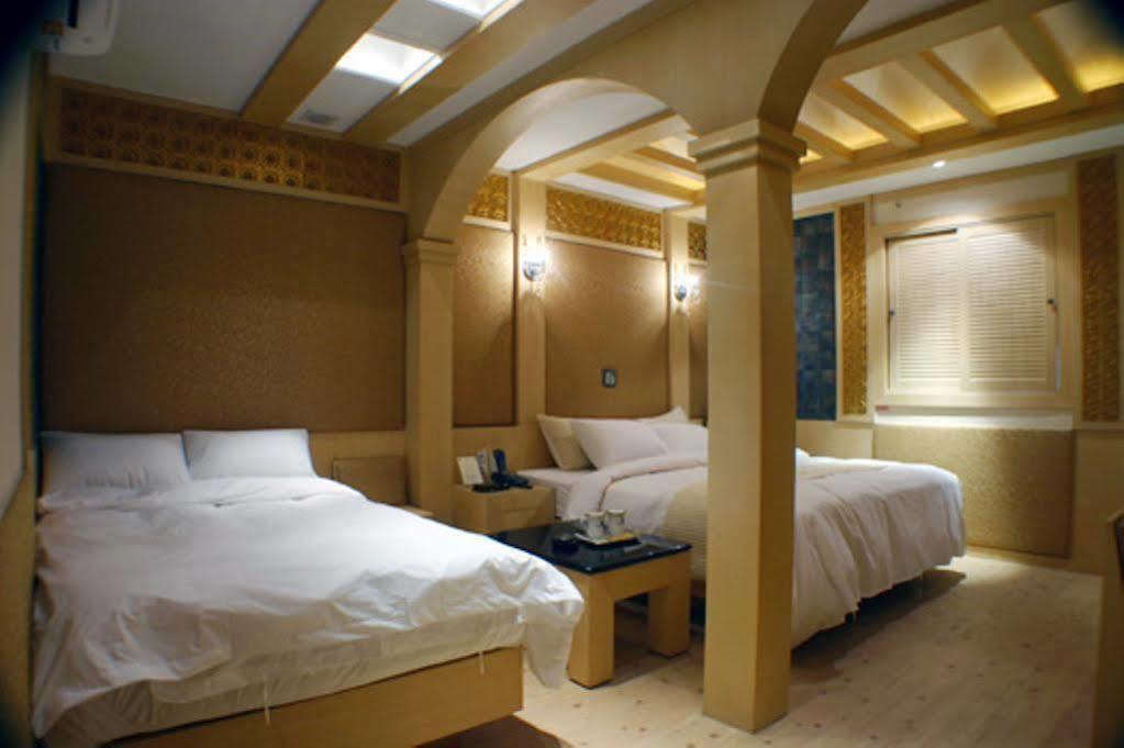 M Hotel