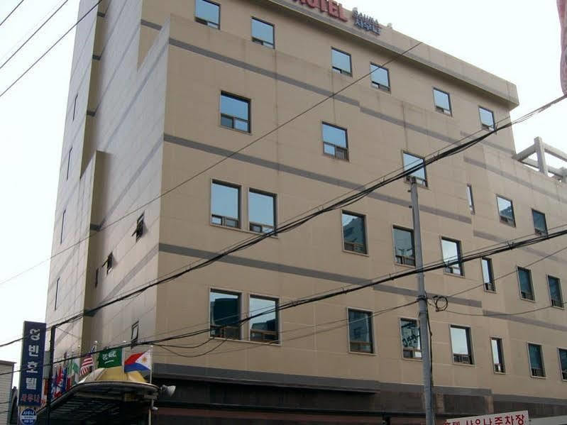 Youngbin Hotel 2*