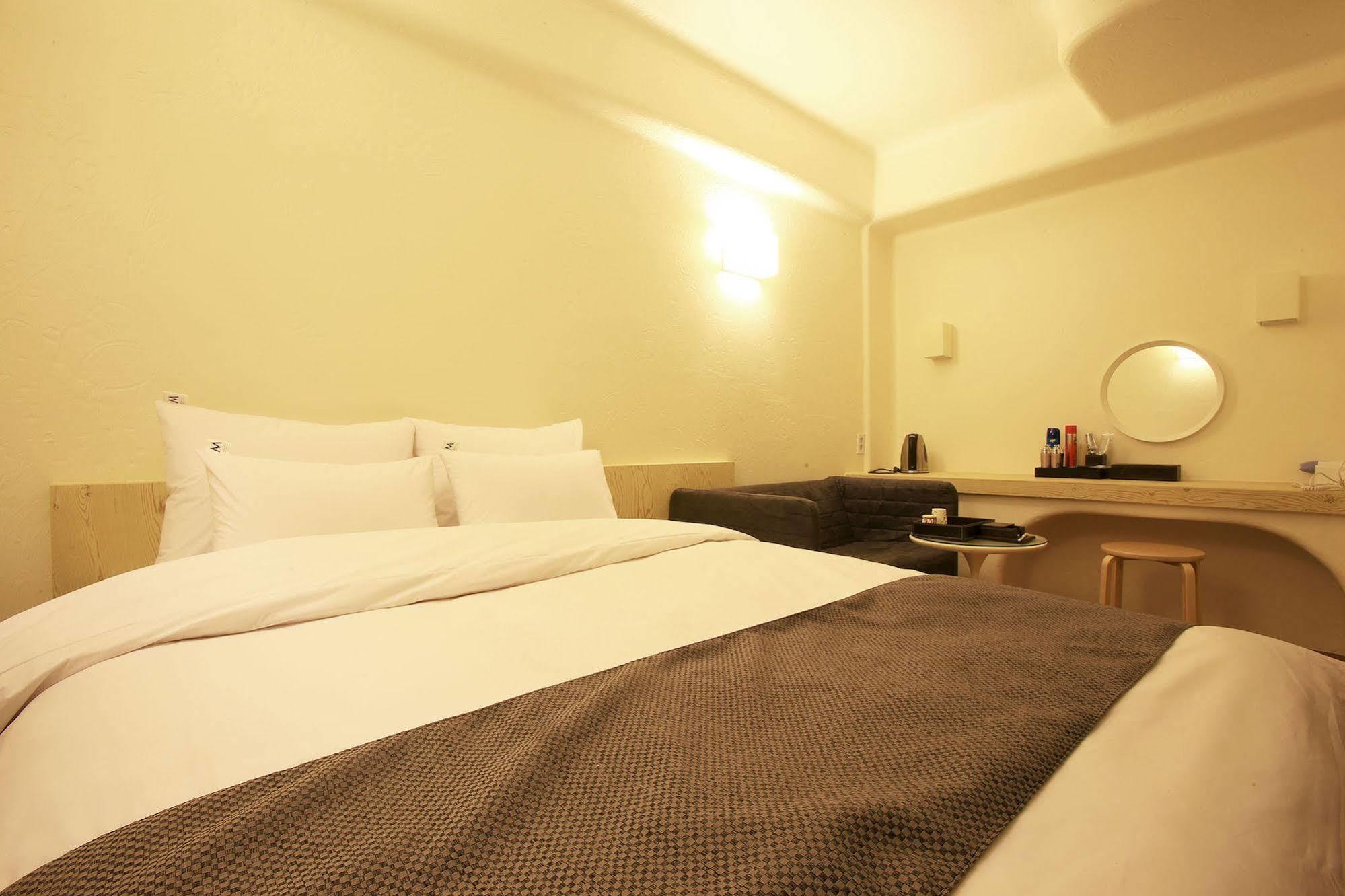 M2 Motel