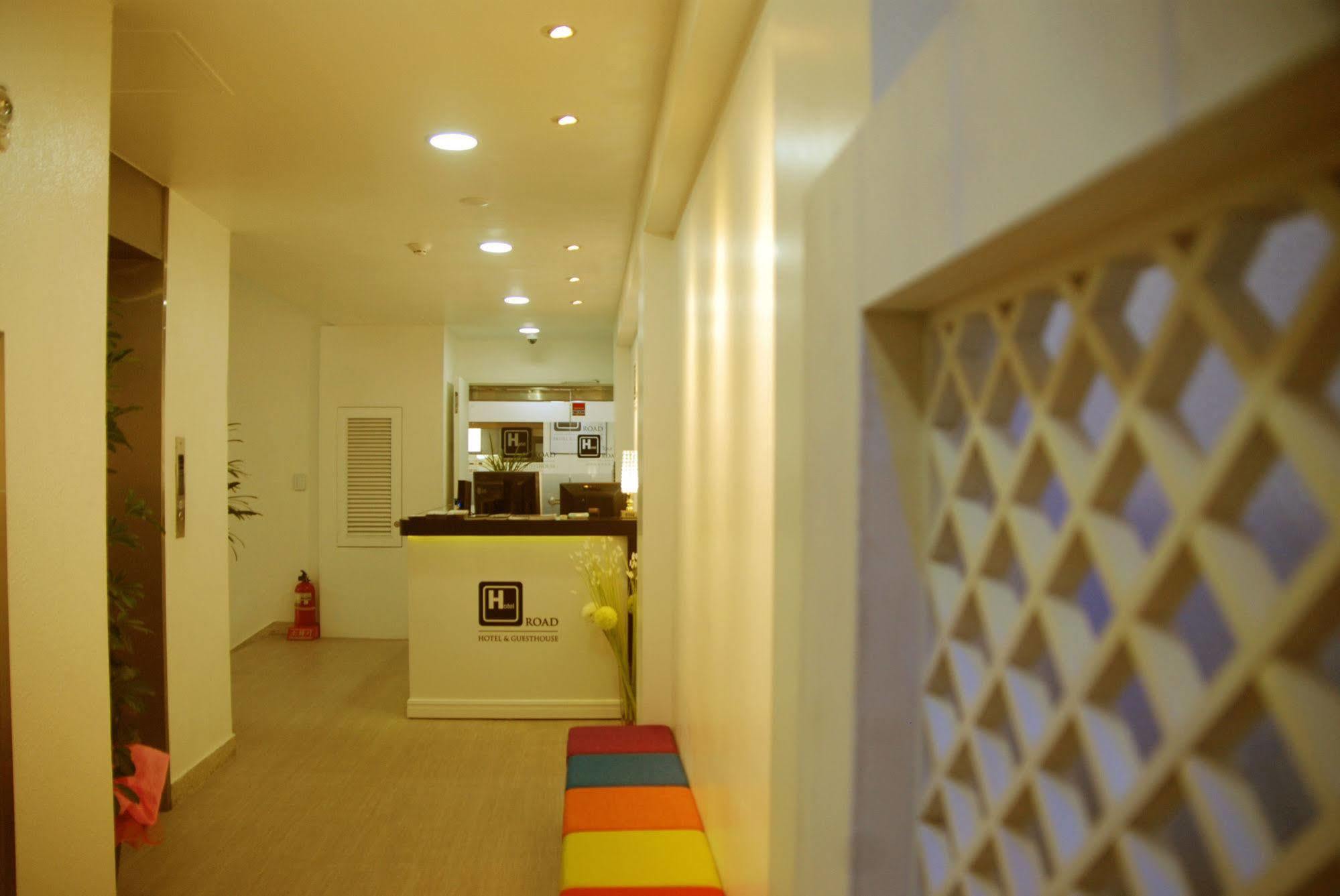 Road House Myeongdong Guest house