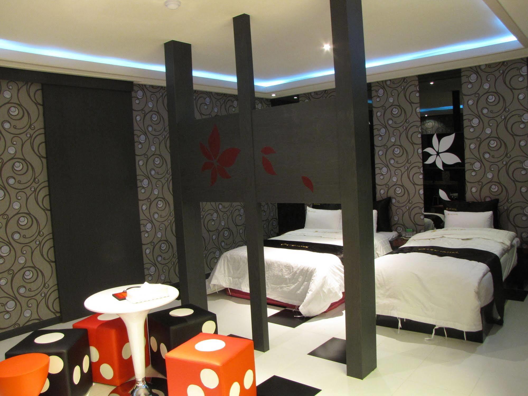 Life Hotel