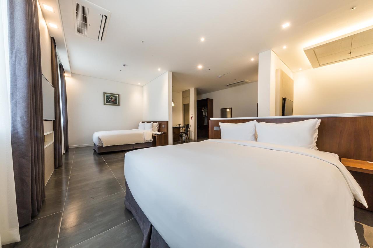 Hotel Cs Premier 3*