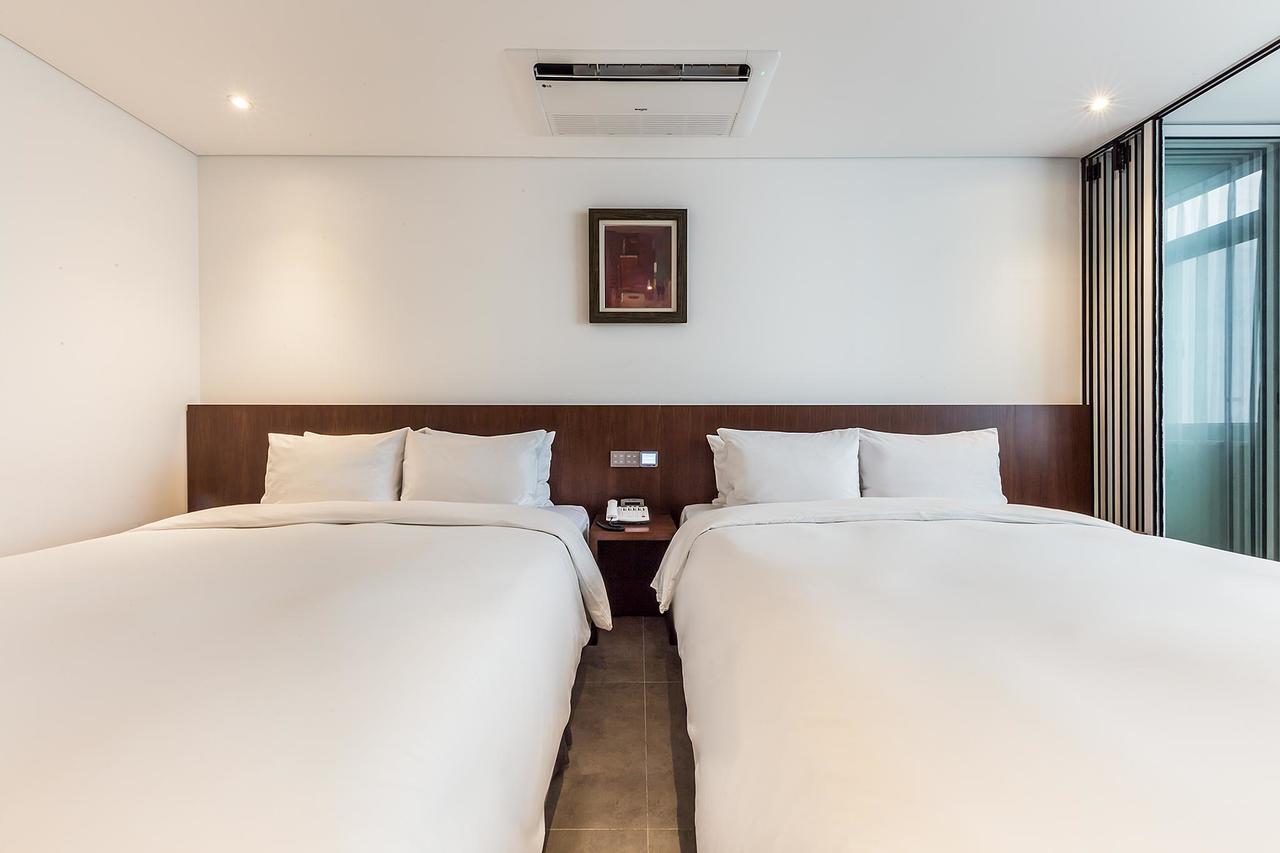 Cs Premier Hotel 3*