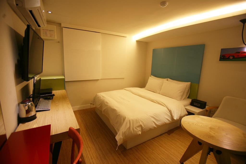 Motel Spring 21 Sinchon Seoul