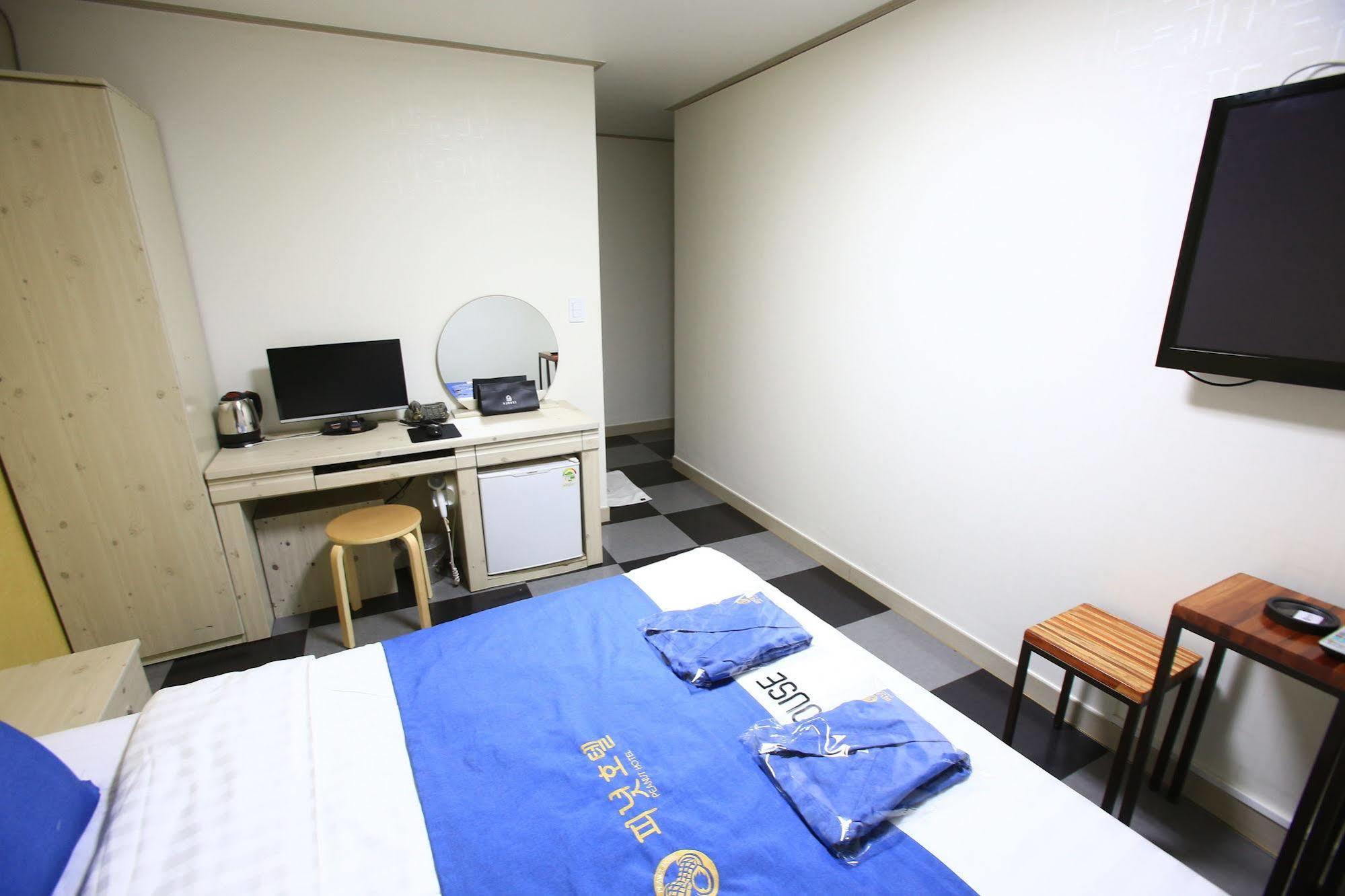 Peanut Hostel Seoul
