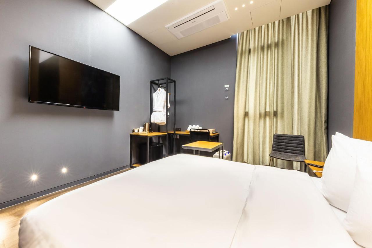 The Artist Yeonsinnae Hotel 2*