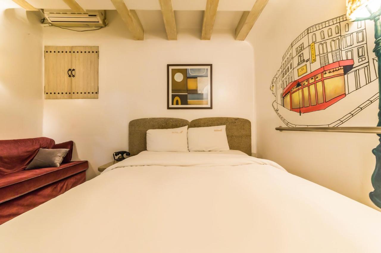 Hotel M