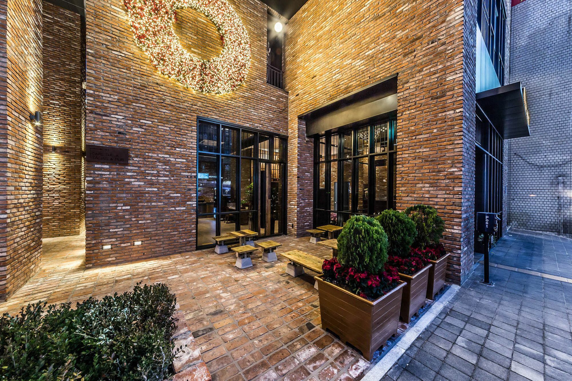 The Artist Dongseon Hotel 3*