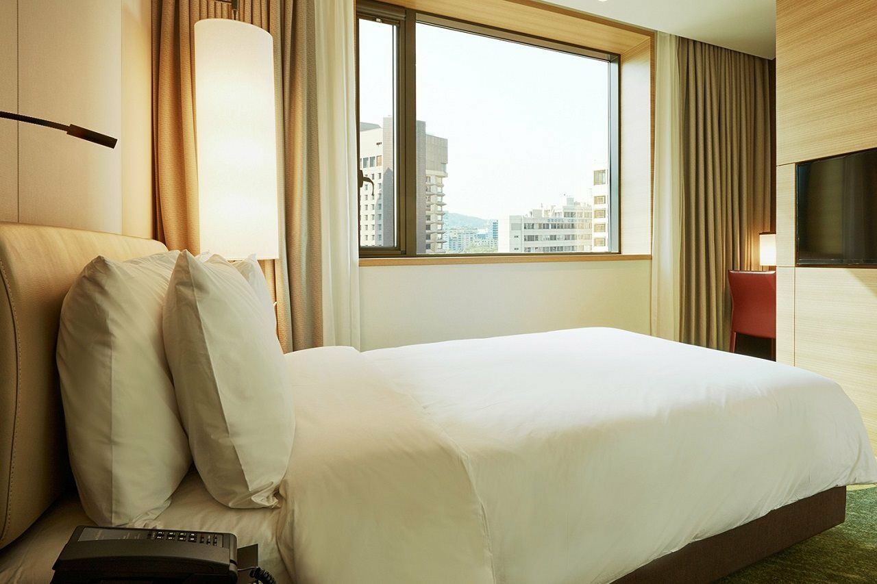 Crown Park Myeongdong Hotel