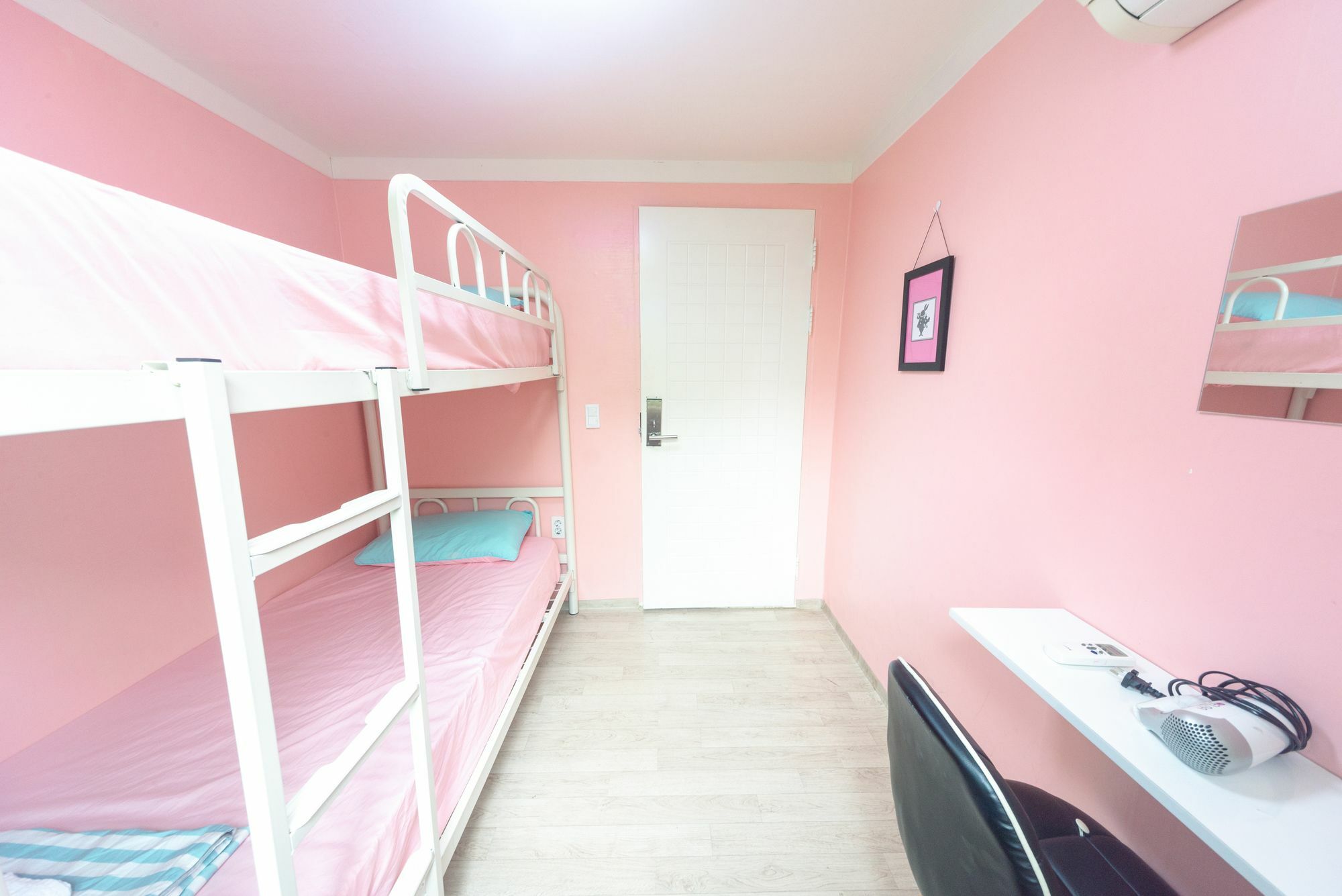 Hotel Sounlin - Caters To Women