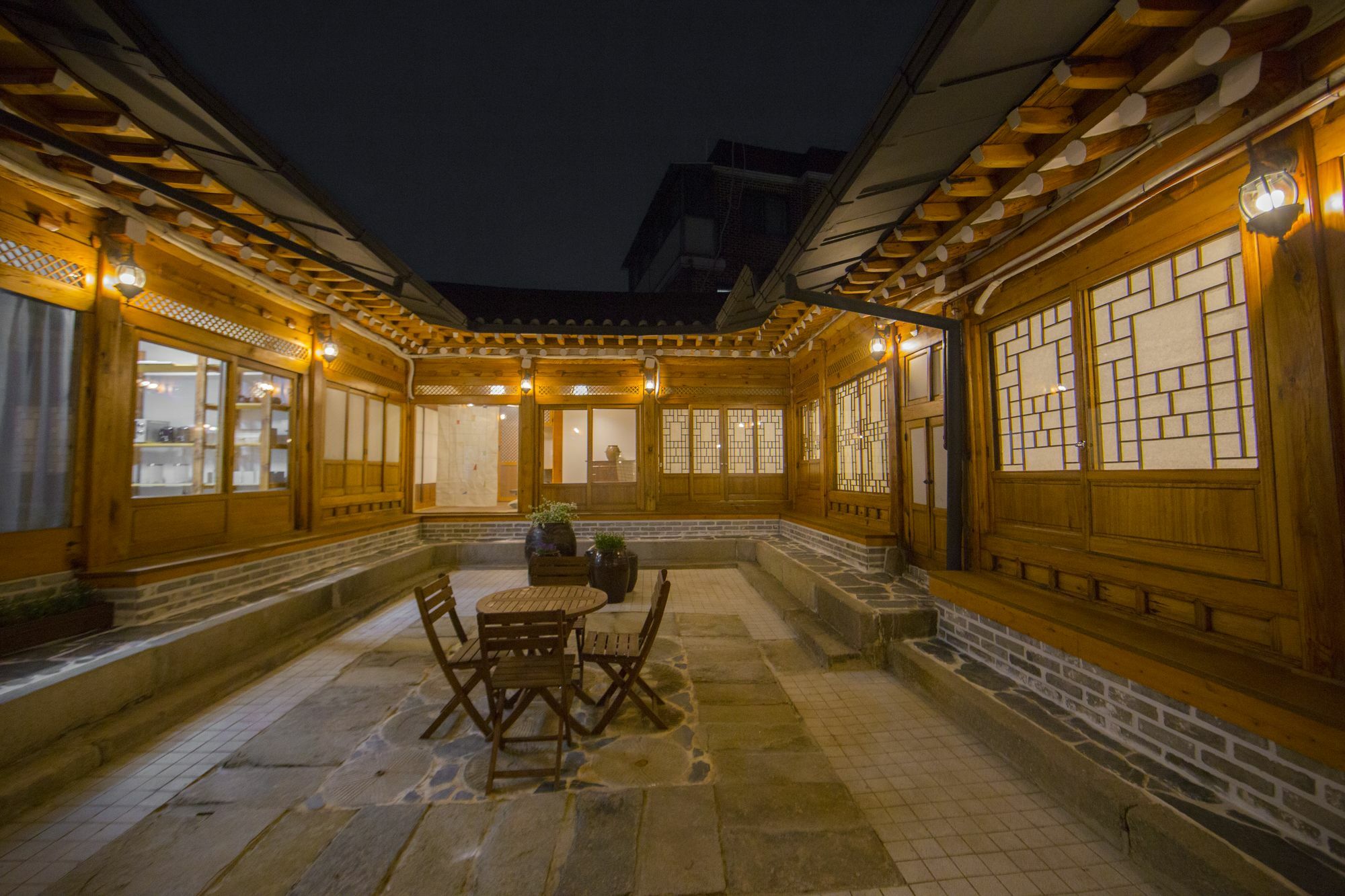 256 Hanok