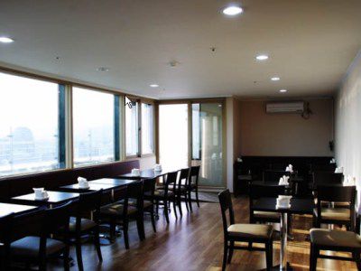 Hotel Eastgate Tower 4*