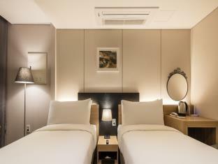 Hotel The First