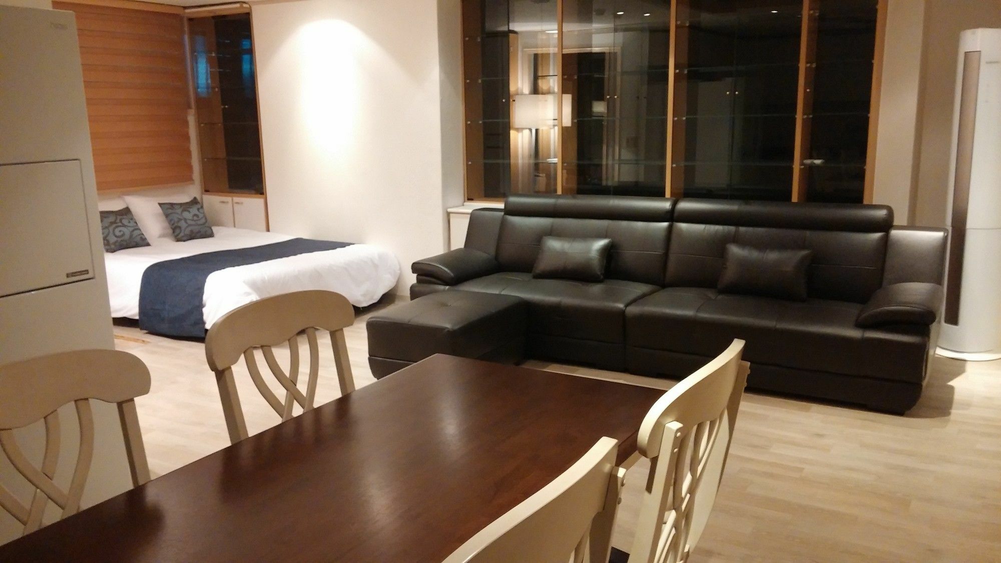 Apartment Utopia *